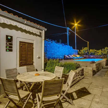 Vila Unique Antistress Oasis Antiqua
